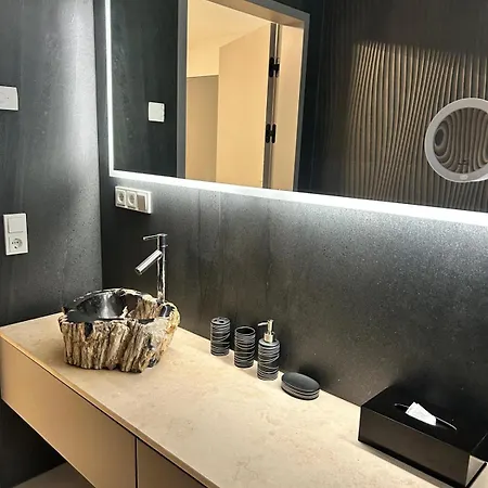 Weinberg Luxus Residenz In Rhoendorf Apartmán